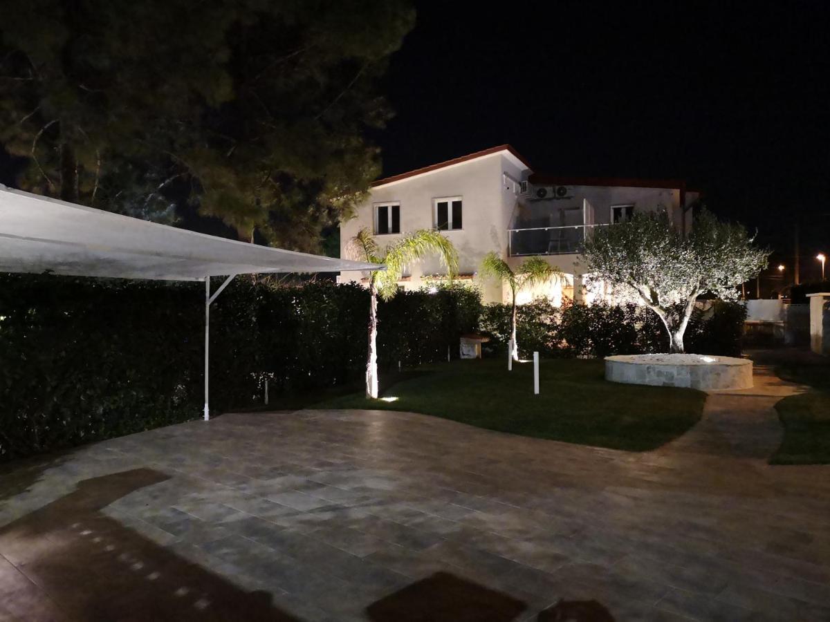 فيلا ليبورانوفي Casa Vacanze Granieri المظهر الخارجي الصورة